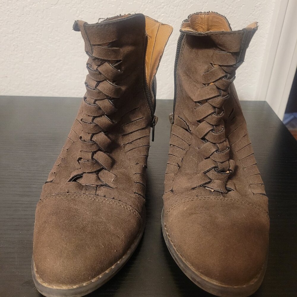 Brown Crisscrossed Fall Booties